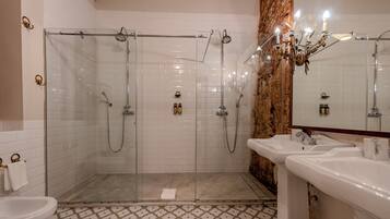 Superior vierpersoonskamer | Lakens van Egyptisch katoen, luxe beddengoed, donsdekens