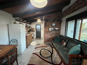 Dining - Detached House Near the Beach (Durrës)