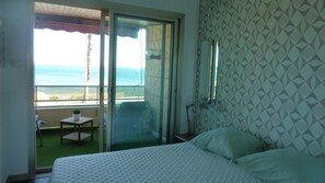 1 chambre, fer et planche à repasser, lit parapluie, Wi-Fi gratuit