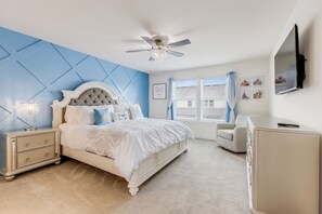 5 bedrooms, iron/ironing board, WiFi, bed sheets