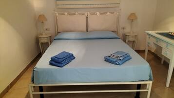 2 bedrooms, bed sheets