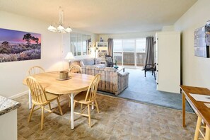 Fernseher, Kamin, DVD-Player, Tischtennisplatte