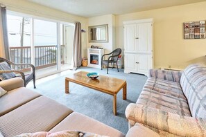 Fernseher, Kamin, DVD-Player, Tischtennisplatte