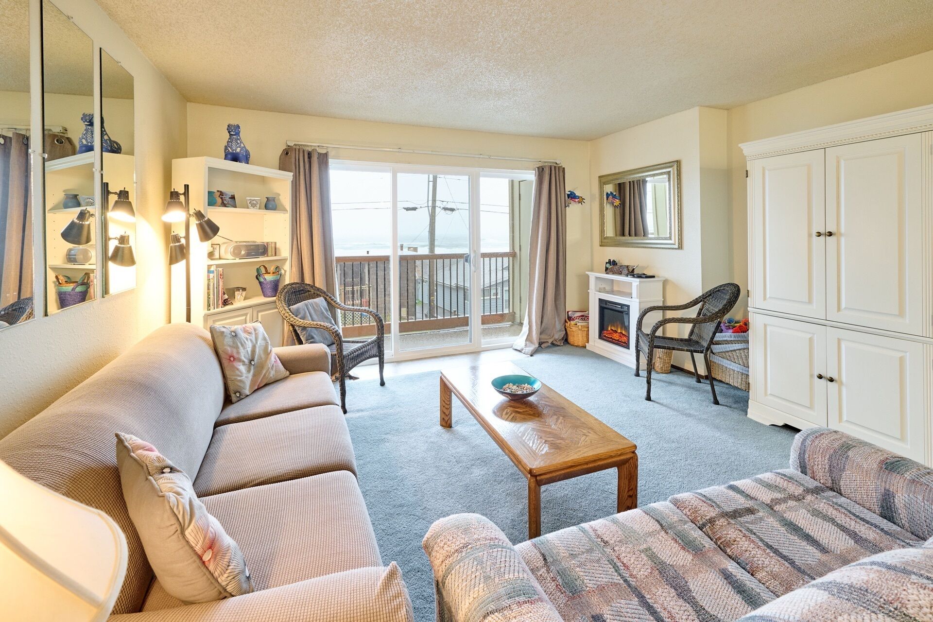 Fishin' Impossible - Come Enjoy This Comfortable Pet-Friendly Condo With Stunning Ocean Views!