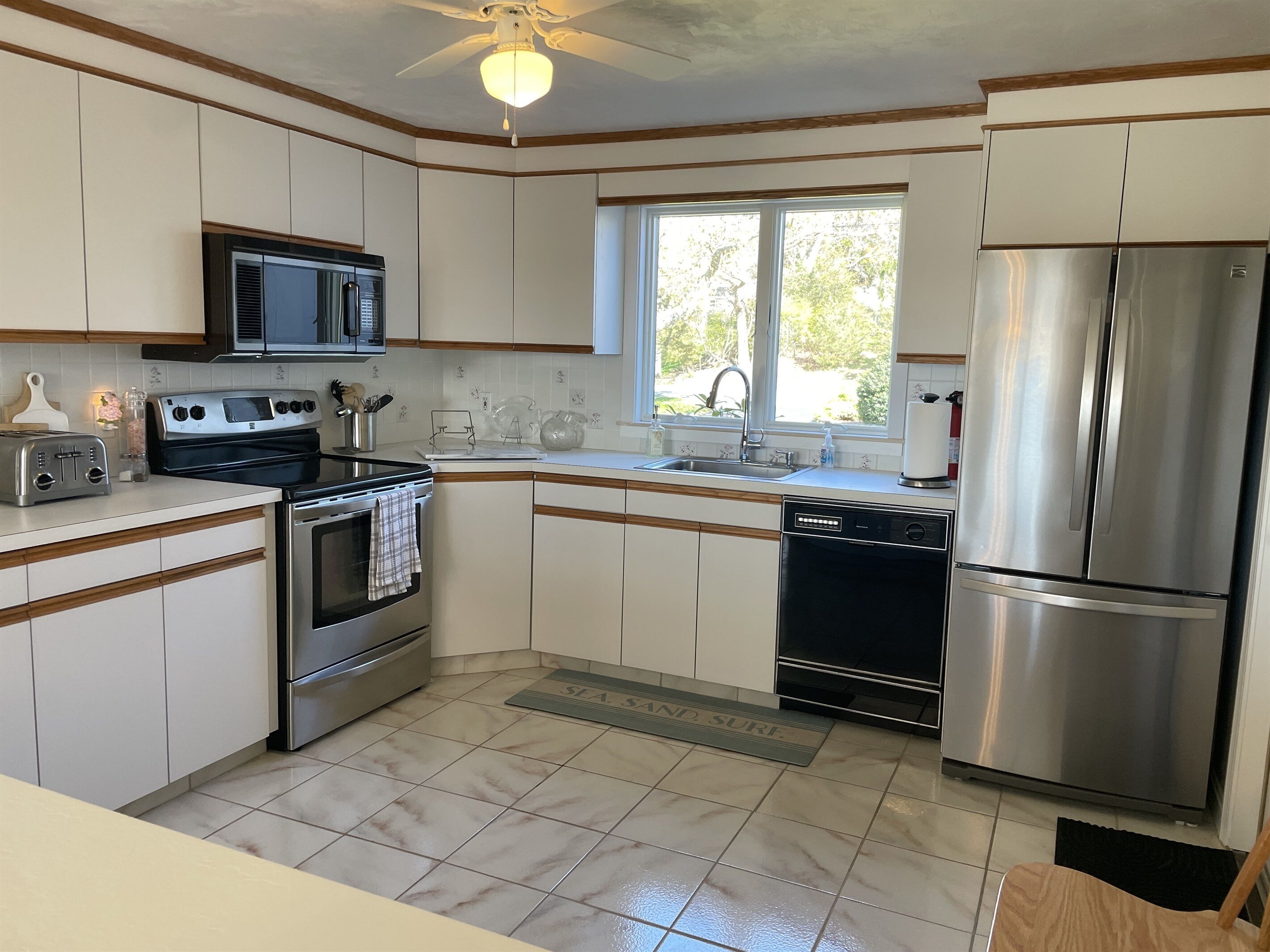 * 2 Waterfront Homes w/Cove Views * Walk to Marina