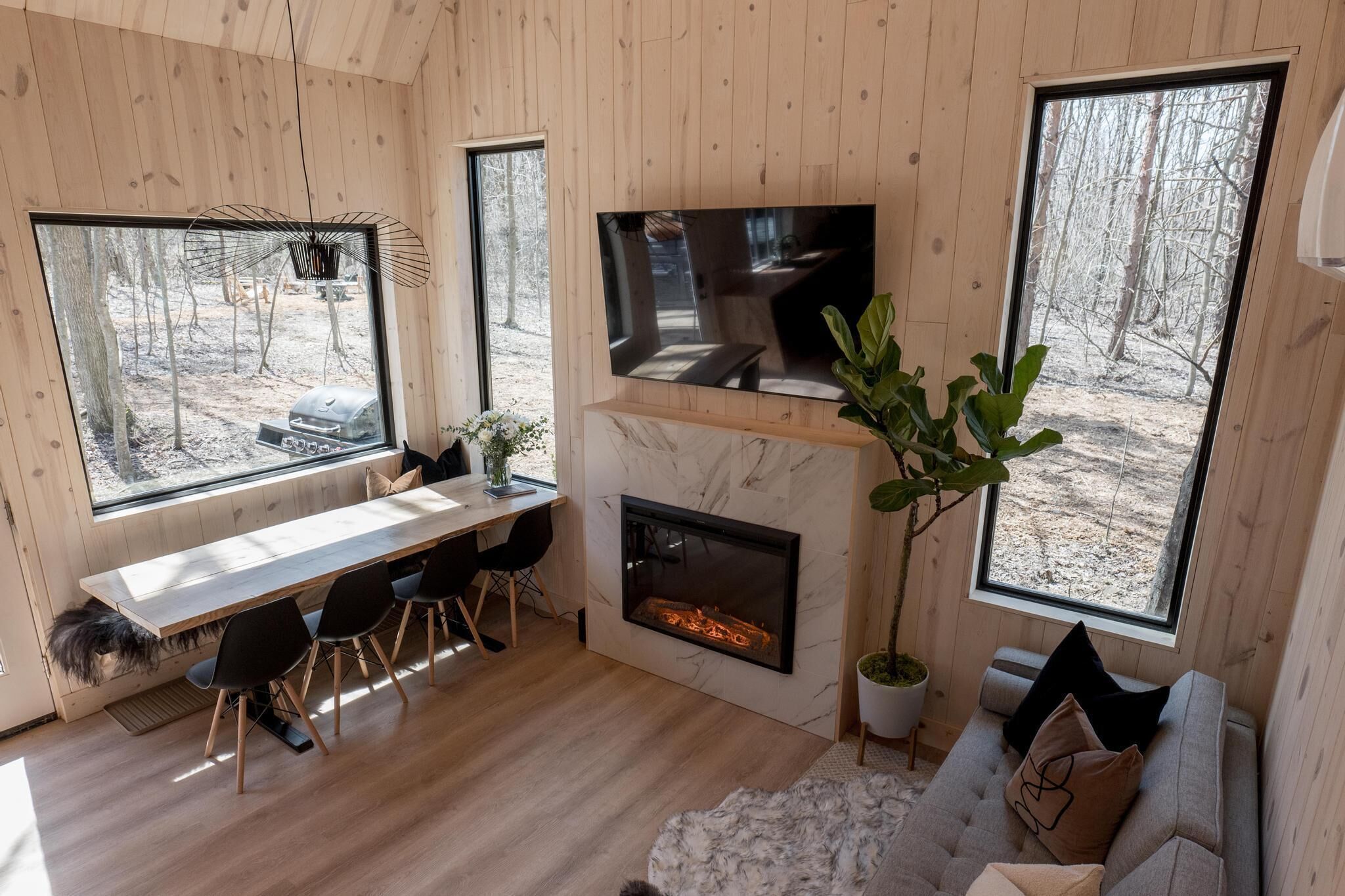 Luxe Cabin /Hot Tub / EV Charger