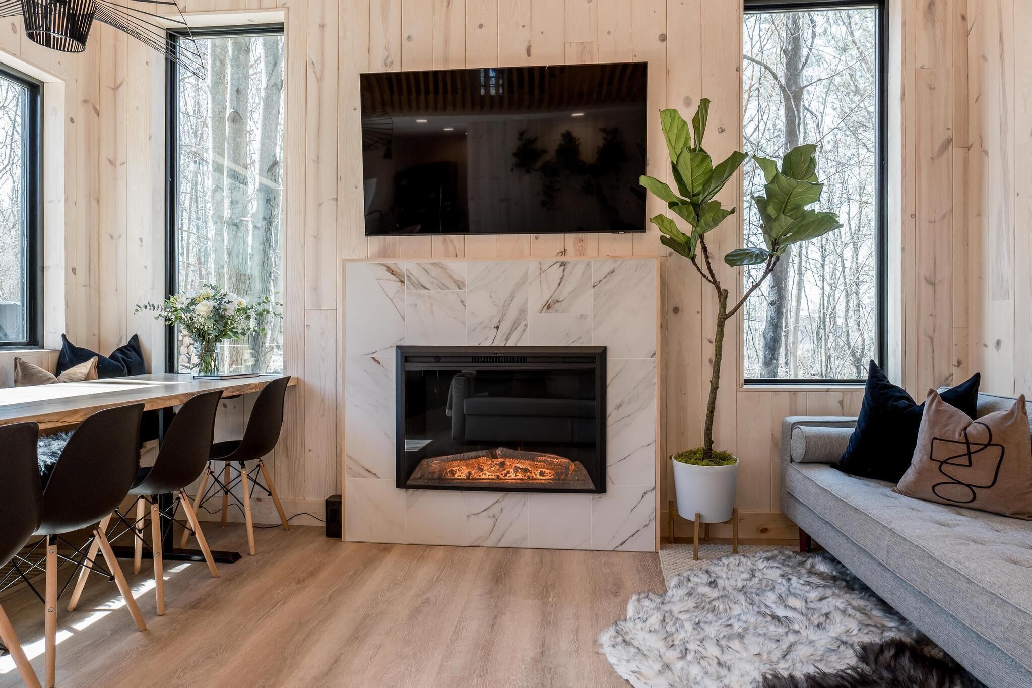 Luxe Cabin /Hot Tub / EV Charger