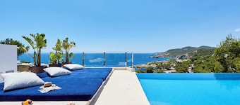 IBIZA ROCALLISA VILLA CAN CANTU WITH SPECTACULAR SEA VIEWS FOR 8 PEOPLE