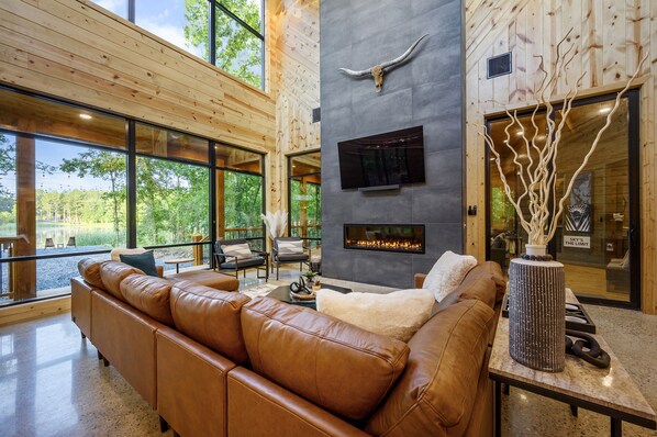 Smart TV, fireplace, video games, offices - Sky's The Limit in Hochatown/Broken Bow,OK (Broken Bow)