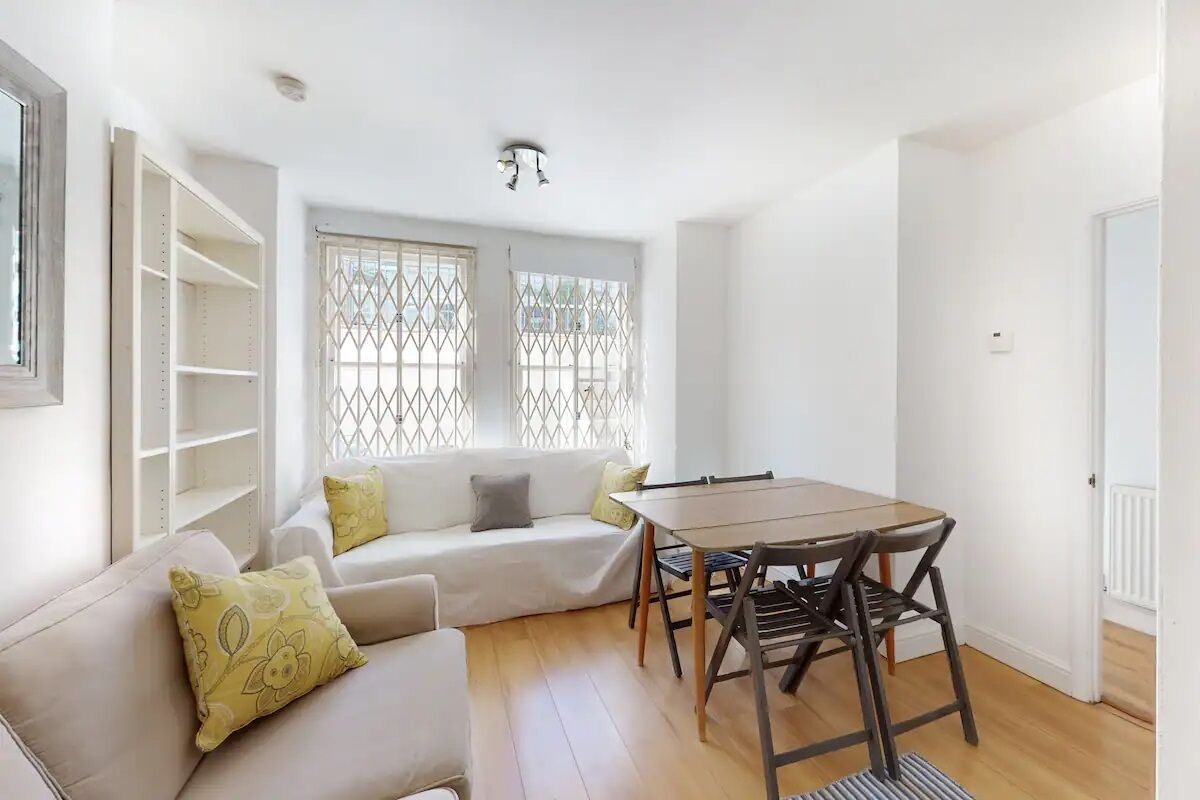 Cosy 2 bedroom Garden Flat in West Kensington