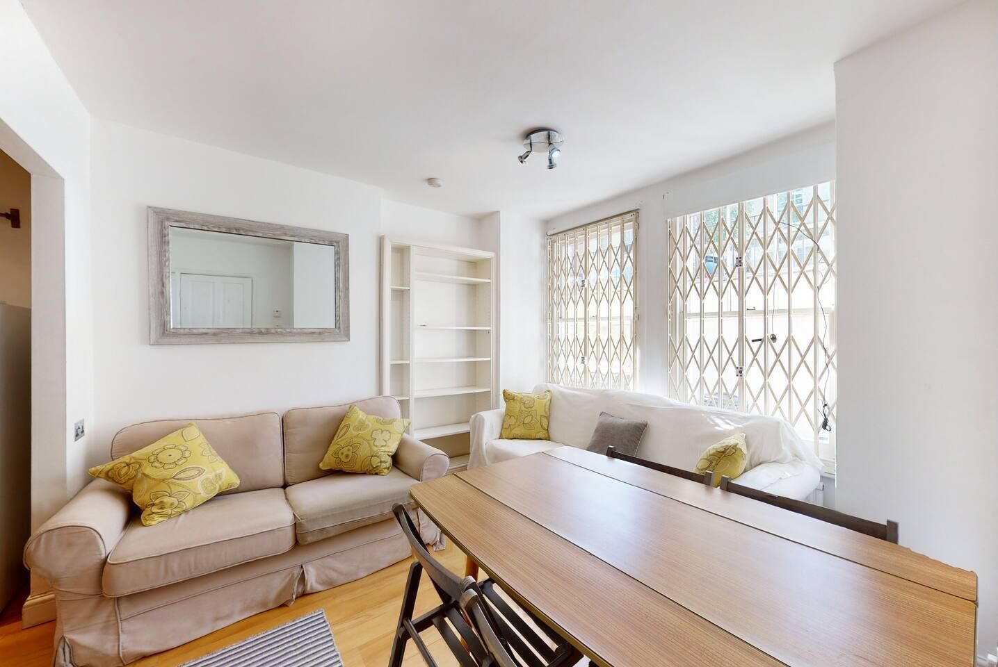 Cosy 2 bedroom Garden Flat in West Kensington