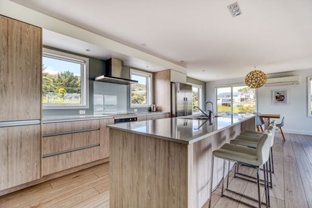 Microwave, oven, dishwasher, electric kettle