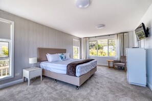 3 bedrooms, desk, free WiFi, bed sheets - Deluxe Break Away (Karikari Peninsula)