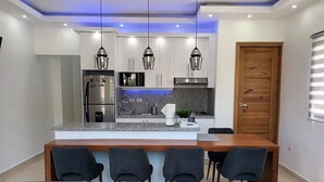 Appartement | Cuisine privée | Grille-pain, blender, plancha, nécessaire de nettoyage