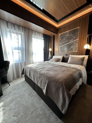 Small Double Room | 이탈리아 프레떼 시트, 고급 침구, 메모리폼 침대, 미니바