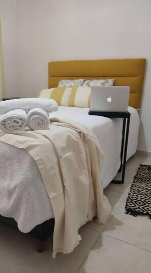 Zimmersafe, schallisolierte Zimmer, Bügeleisen/Bügelbrett