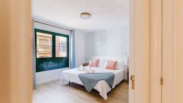 2 slaapkamers, een strijkplank/strijkijzer, gratis wifi, beddengoed