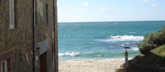 Saffron Cottage -  a cottage that sleeps 4 guests  in 2 bedrooms