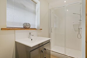 Bathroom - Plum Cottage (Knaresborough)