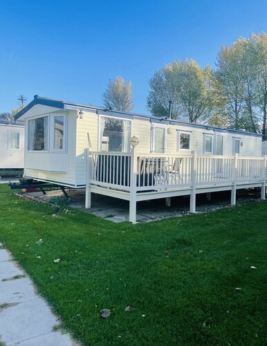 Charming 6 Birth Caravan in Skegness