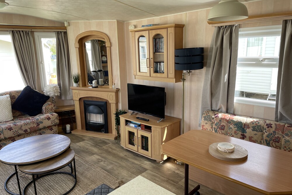 Charming 6 Birth Caravan in Skegness