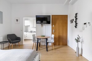 Soundproofing, iron/ironing board, free WiFi - Homewell Apartments Żelazko (Poznan)