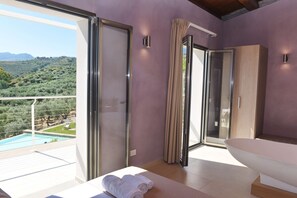 Courtyard view - Torre Difyos (Perdifumo)