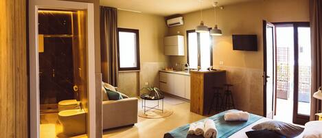 4 makuuhuonetta, tallelokero huoneessa, vauvan matkasänky, Wi-Fi