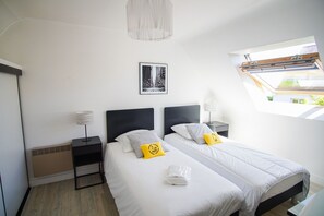 3 bedrooms, iron/ironing board, travel crib, free WiFi