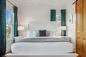 5 bedrooms, desk, iron/ironing board, travel crib