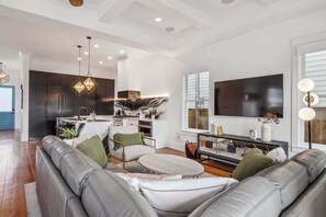 テレビ、Netflix、Hulu、ストリーミングサービス