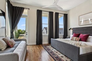 Unclassified image, 4 of 25, button