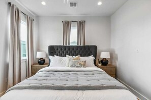 5 bedrooms, desk, iron/ironing board, travel cot