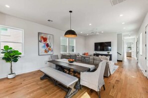 Unclassified image, 4 of 34, button