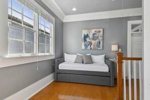 Interior - Stylish Modern Home | Hot Tub & Pergola (New Orleans)