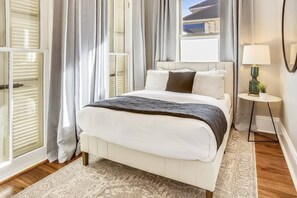 5 Schlafzimmer, Bügeleisen/Bügelbrett, Reisekinderbett, WLAN