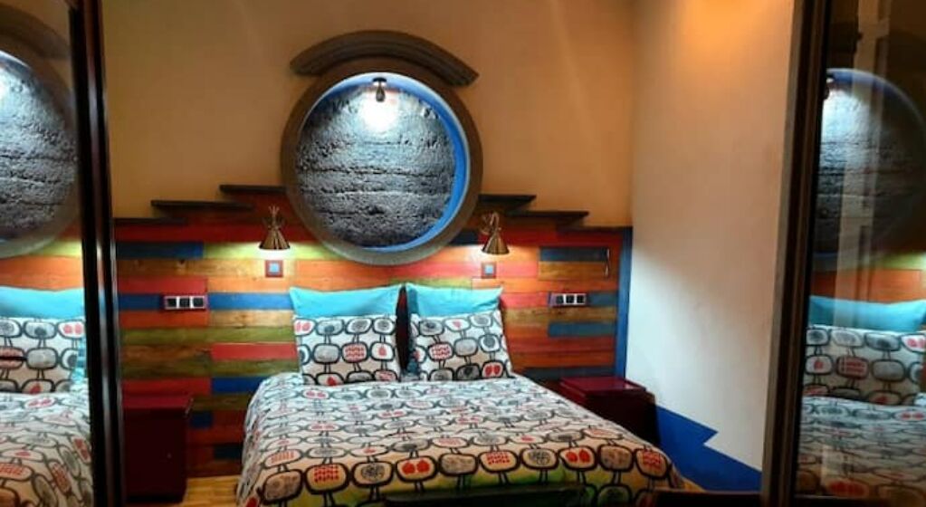 zentralclub proton-electron jacuzzi