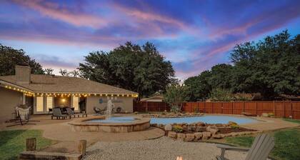 Relaxing Texas Retreat, 4BR w Pool & Dream Kitchen