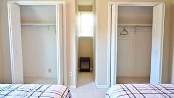 4 habitaciones, tabla de planchar con plancha, wifi y ropa de cama