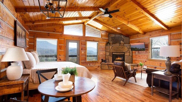Unclassified image, 1 of 25, button - Amazing Mt. LeConte Views/Gatlinburg (Gatlinburg)