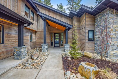 Family Time Together Is the Real Luxury + Arrive & Leave at 1PM