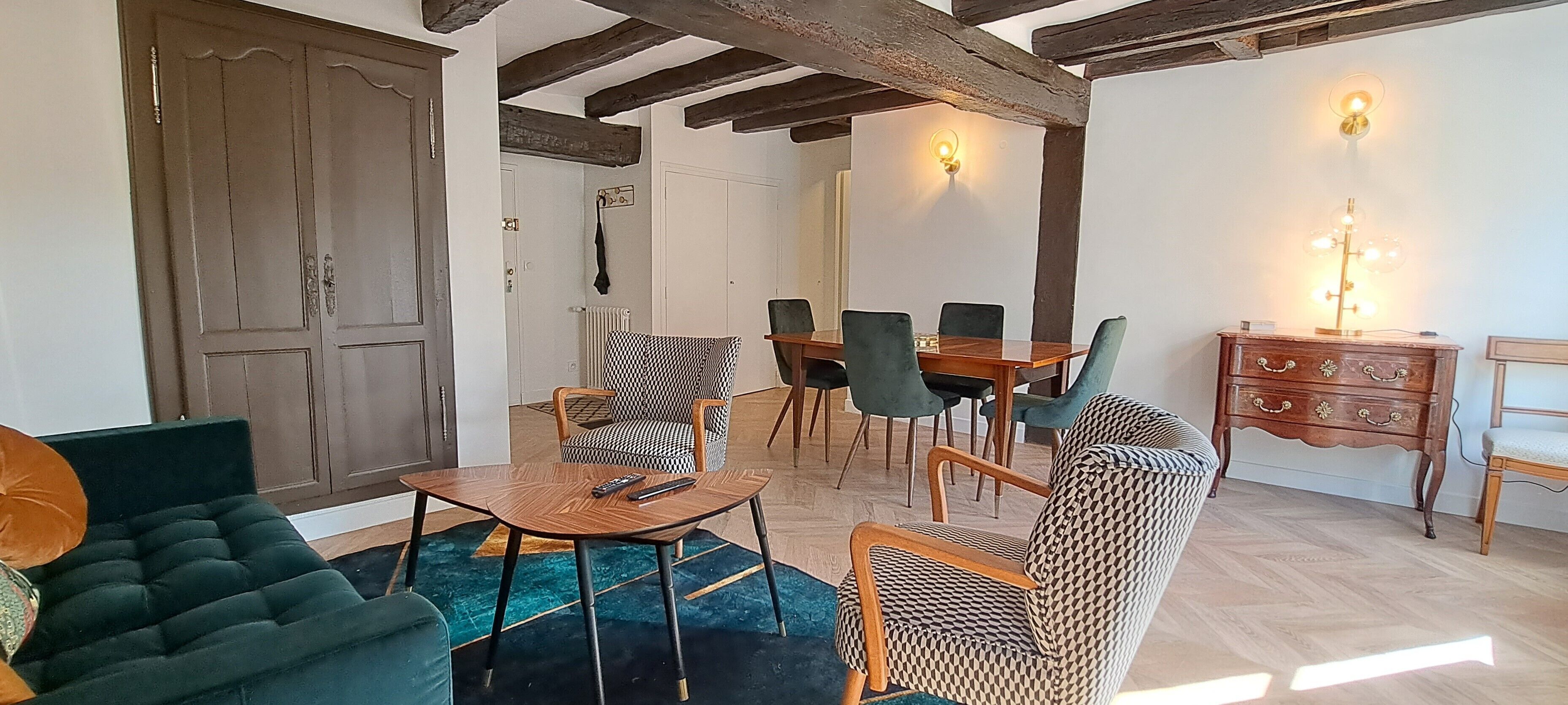 Refined and comfortable apartment in the center of Tours