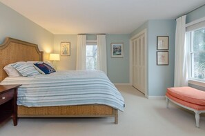 3 عدّة غرف نوم ومكواة/لوح كي وواي فاي مجانًا وملاءات أسرّة