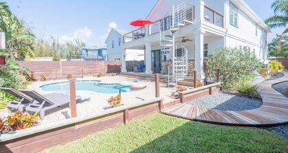 Poolside ParadiseâSleeps 12 & Pet Friendly