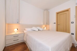 1 bedroom, free WiFi, bed sheets