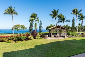 Property grounds - Ocean Views at Keauhou Gardens! Spacious 2-Bed 2-Bath Condo with Lanai (Kailua Kona)