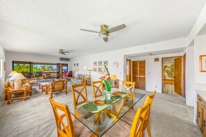Dining - Ocean Views at Keauhou Gardens! Spacious 2-Bed 2-Bath Condo with Lanai (Kailua Kona)