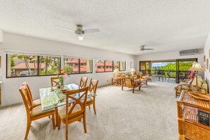 Dining - Summer Deal Kona Oceanview Vacation Condo with Pool and Hot Tub Access (Kailua Kona)