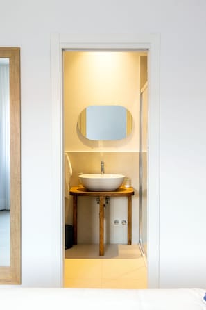 Superior Room | Bathroom