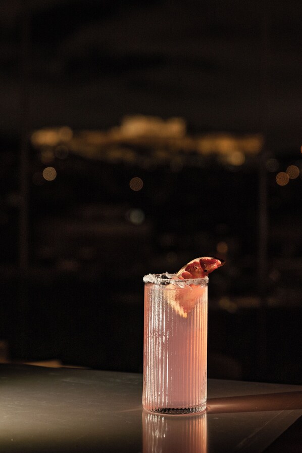 2 bar/lounge